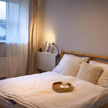 With Mountain View 民宿