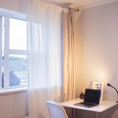 With Mountain View 民宿